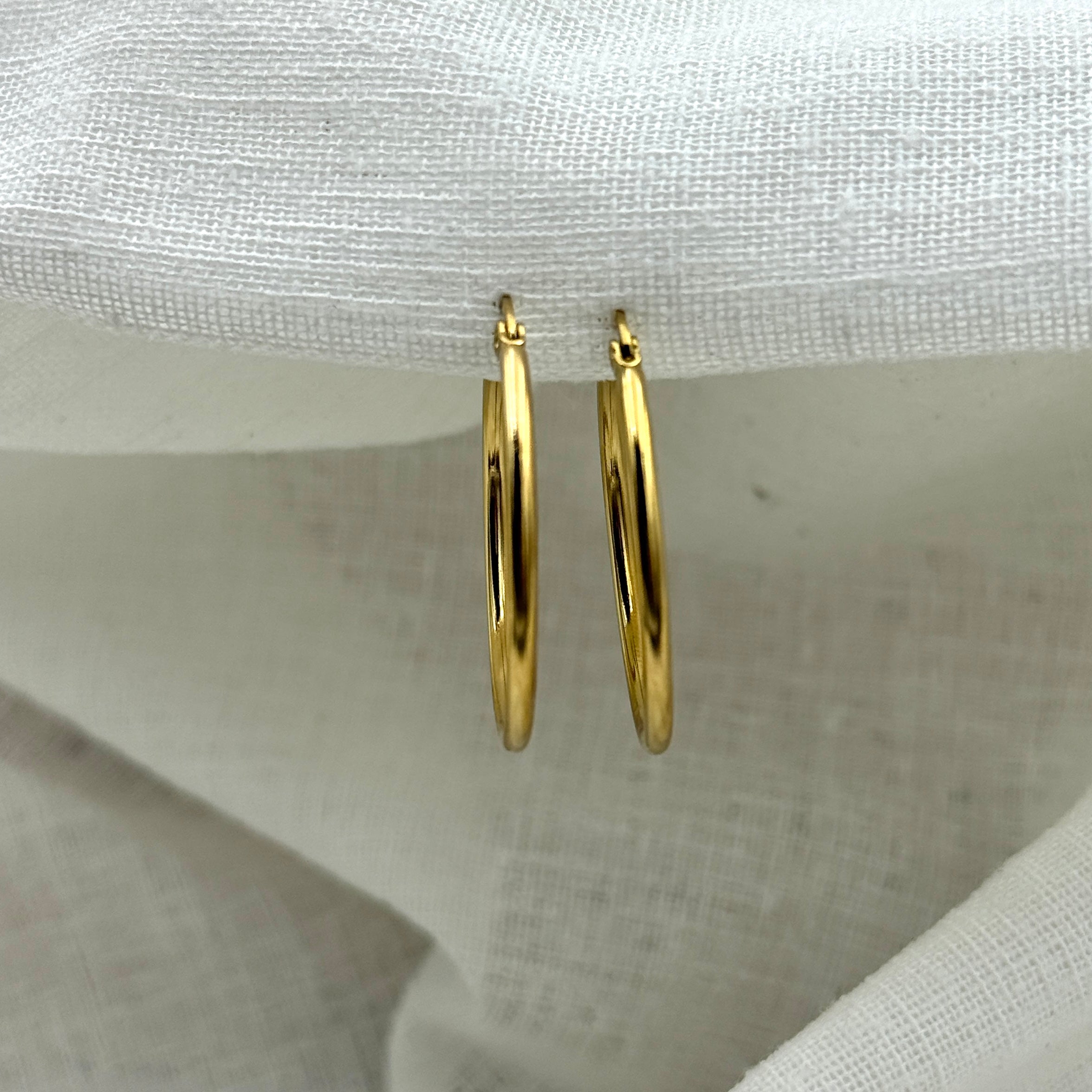 Oorbellen basic goudkleurige hoops 3.5 cm