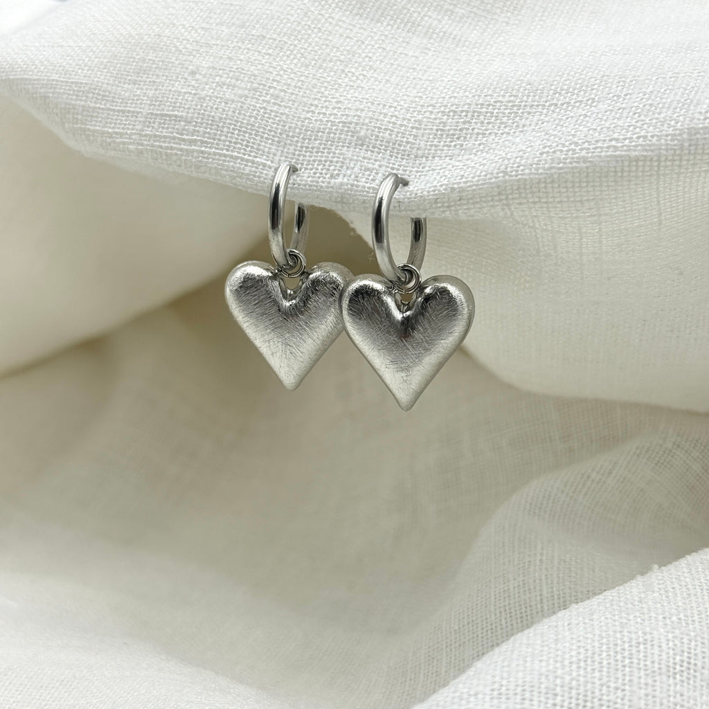 Oorbellen brushed heart