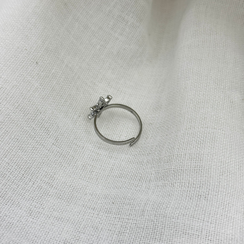 Ring shiny flower