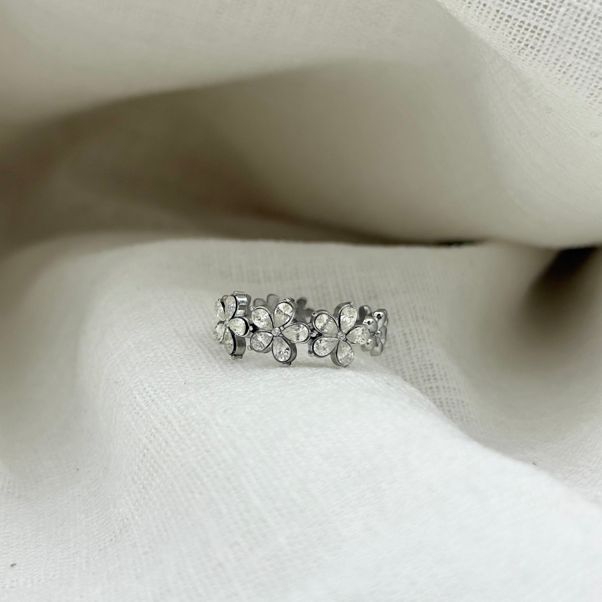 Ring Flower Row