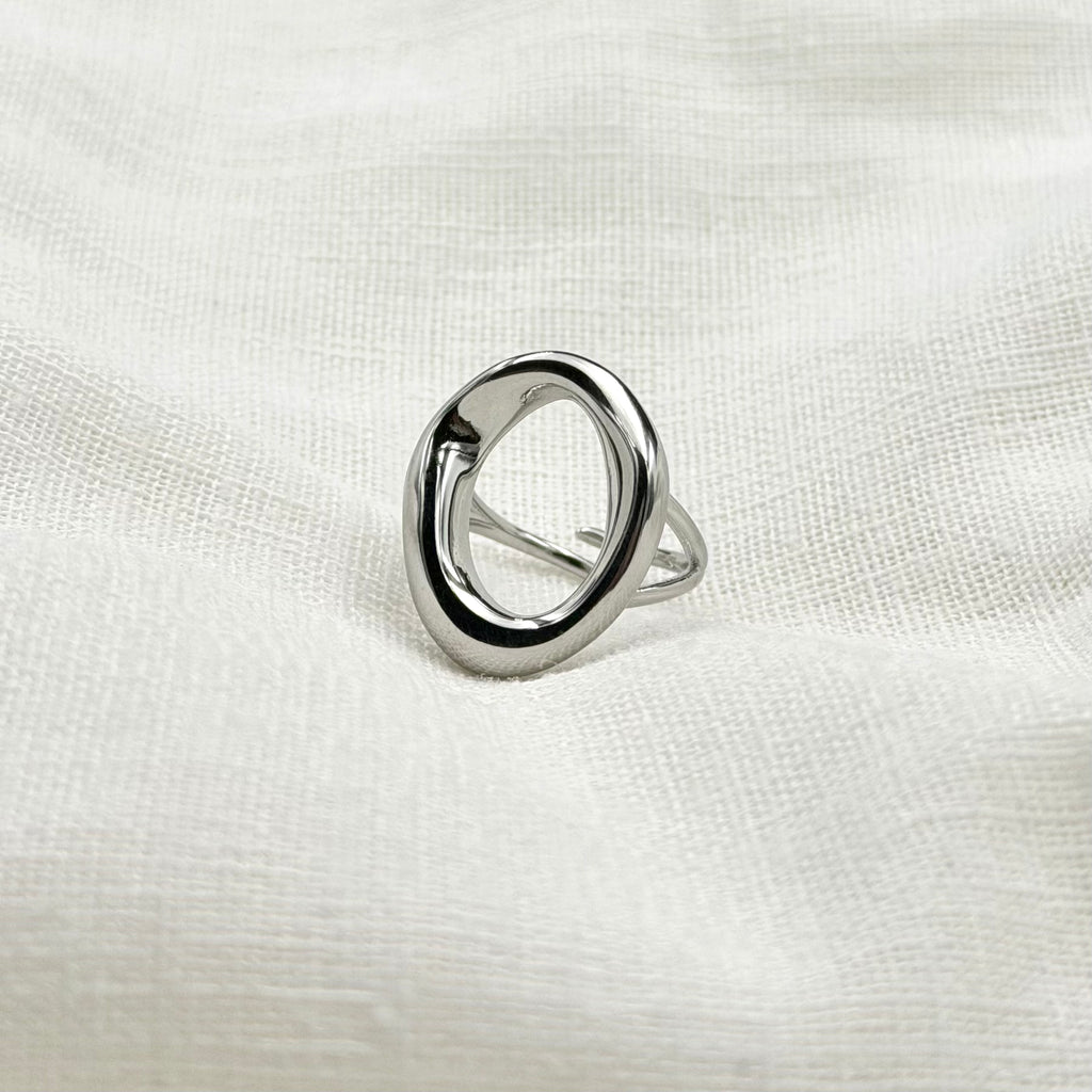 Strong Silver Oval