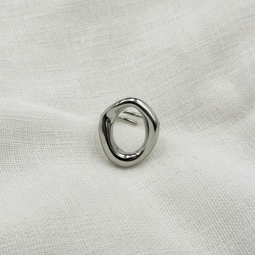 Strong Silver Oval