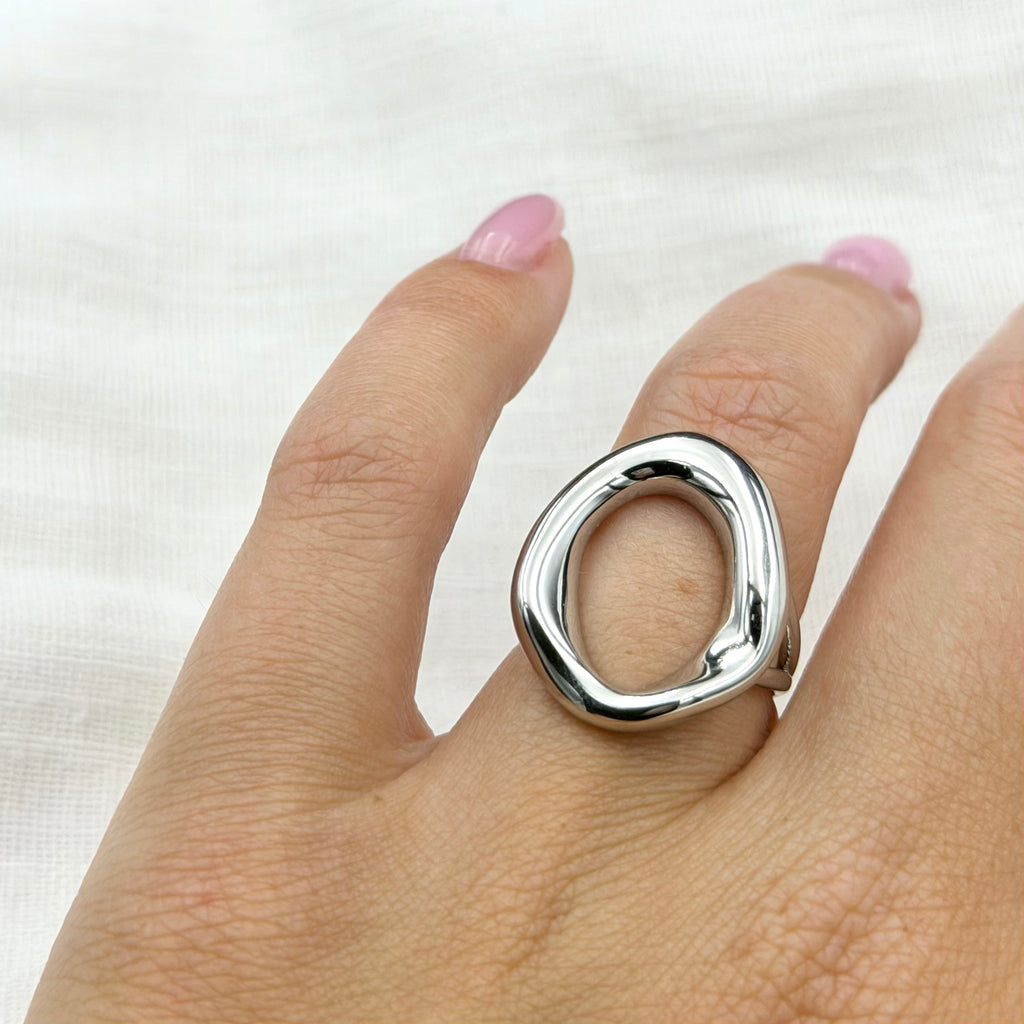 Strong Silver Oval