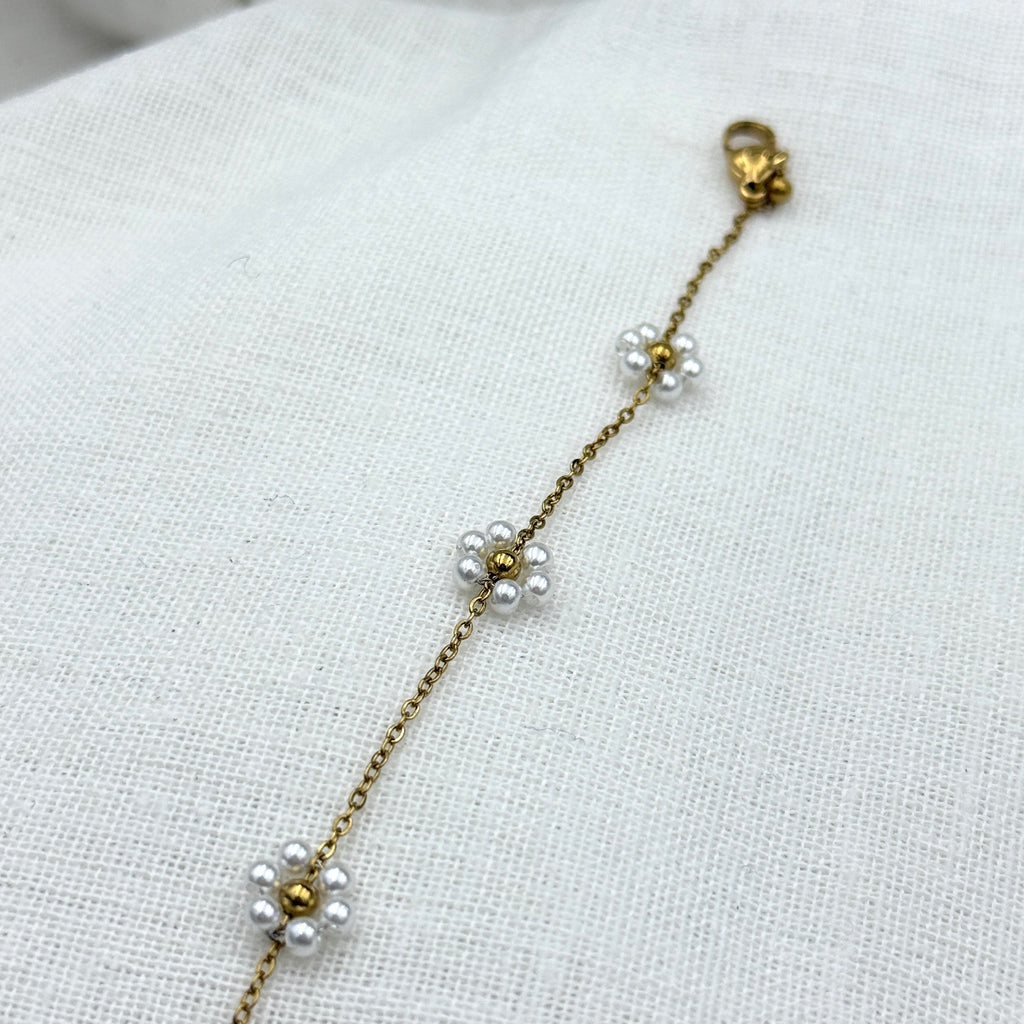 Flower of pearls