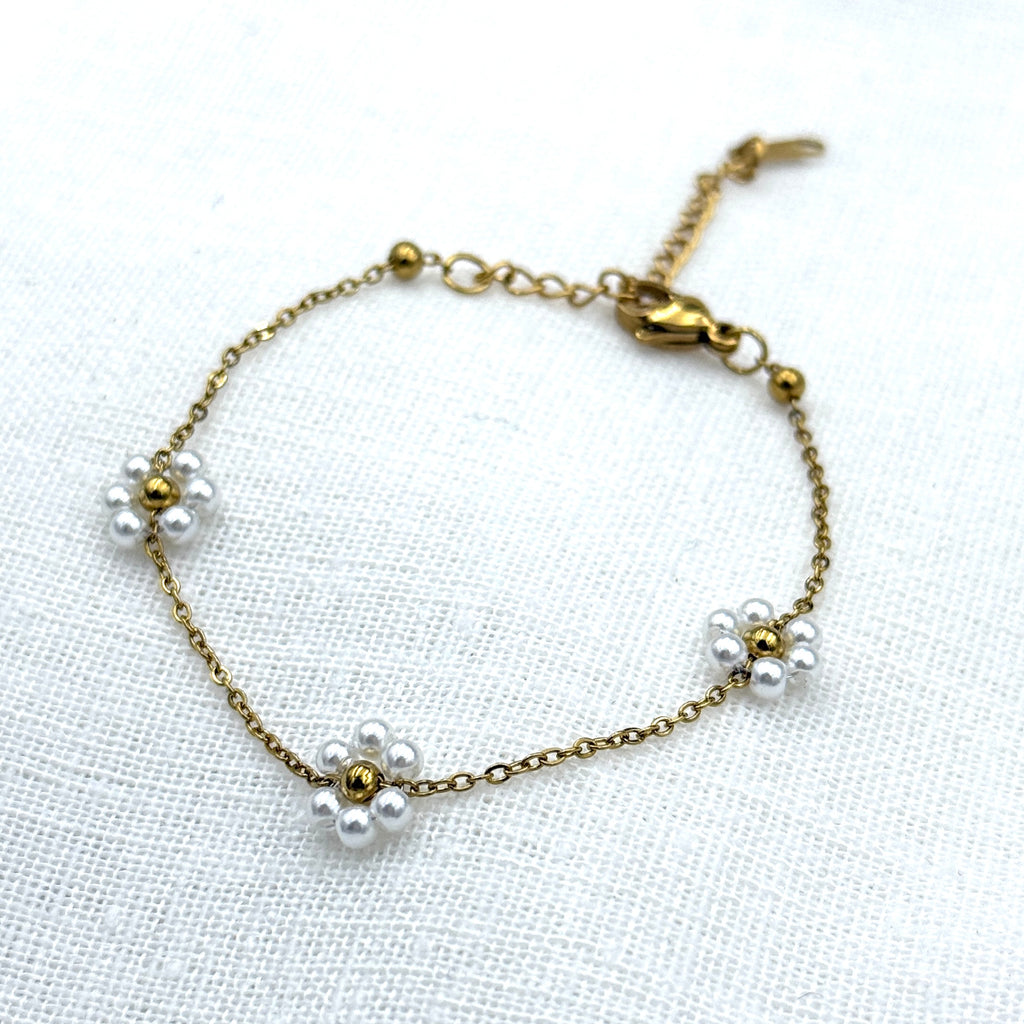 Flower of pearls